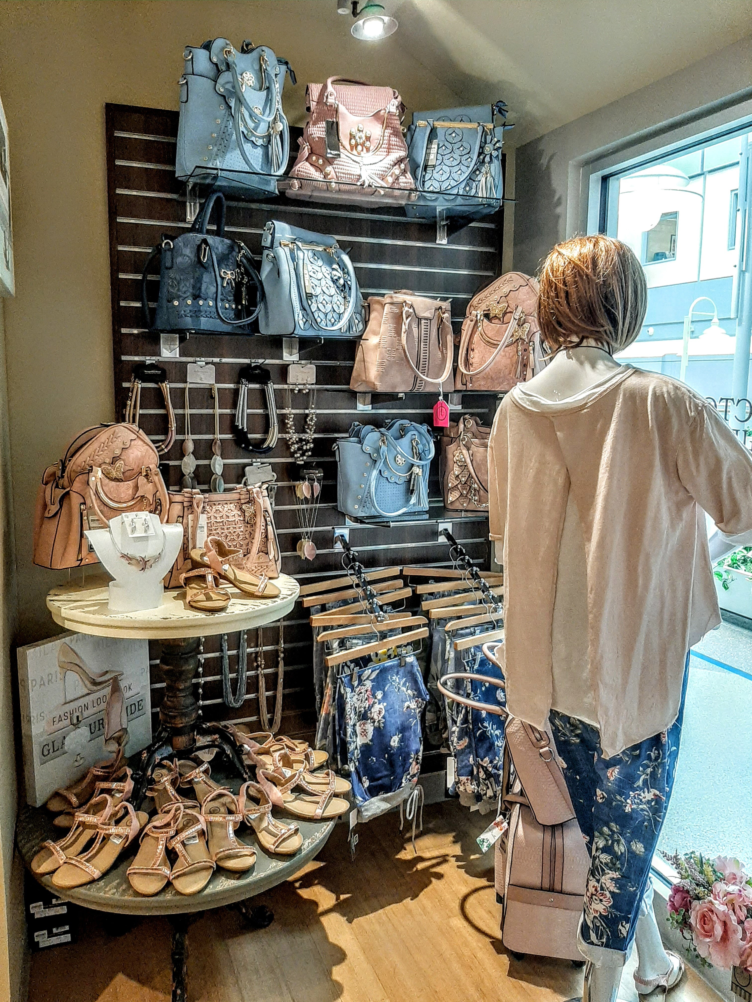 Handbags & LUG – Victoria's Gift Shop @ RVH